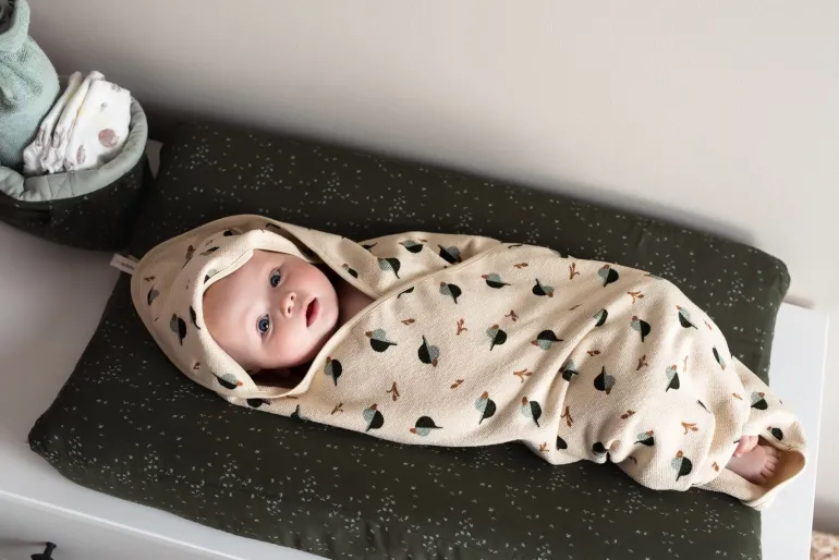 badcape_printed_duck_baby_5-1.webp Noppies Badcapes & Wikkeldoeken | Thuis<Badcape Printed Duck Baby Hooded Towel - Beetle