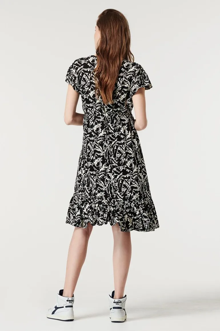 jurk_leaf__black_8.webp Noppies Jurken<Jurk Leaf - Black