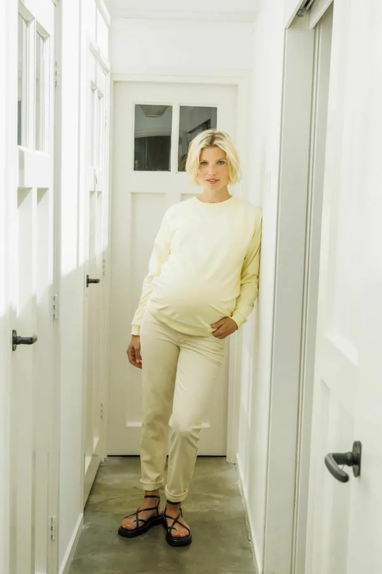 trui_janelle__light_yello_6.webp Noppies Truien & Sweaters<Trui Janelle - Light Yellow